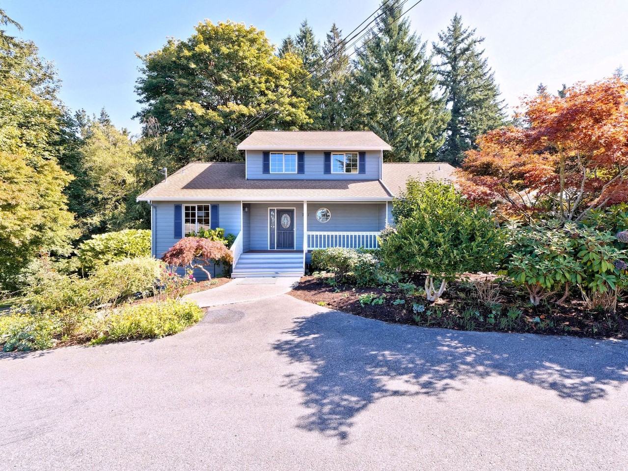 721 Crown Drive - Photo 2 of 39