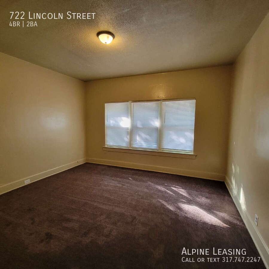 722 Lincoln St - Photo 3 of 7