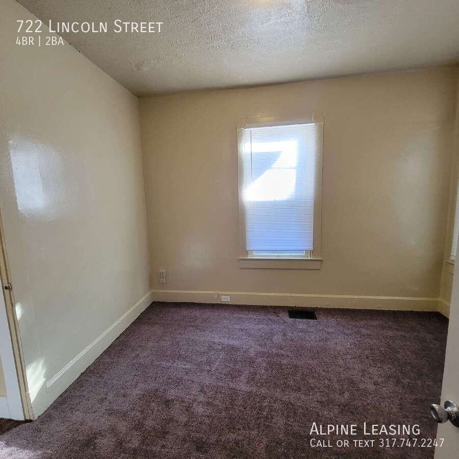 722 Lincoln St - Photo 4 of 7