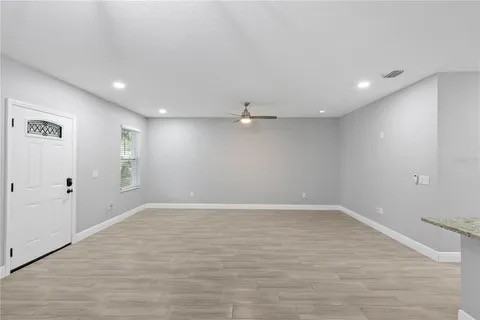 8808 N Brooks St - Photo 3 of 16