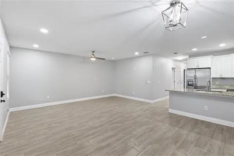 8808 N Brooks St - Photo 5 of 16