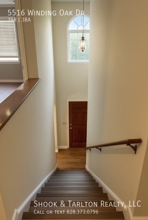 5516 Winding Oak Drive - Photo 2 of 11