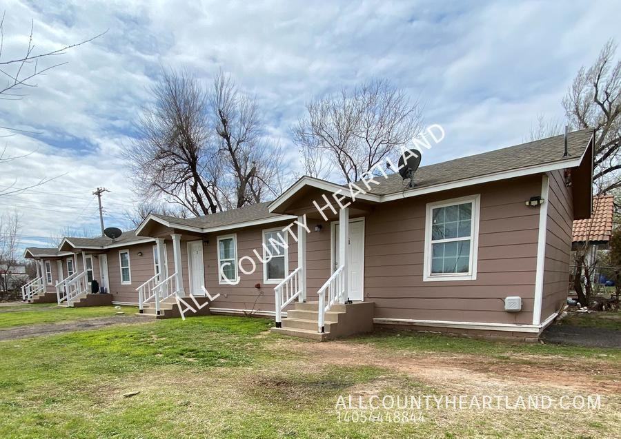 944 Southeast 14th Street #1 - Photo 2 of 11