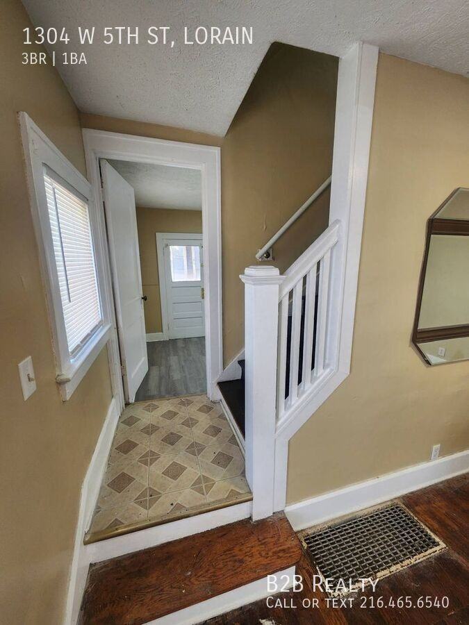 1304 W 5th St - Photo 5 of 29