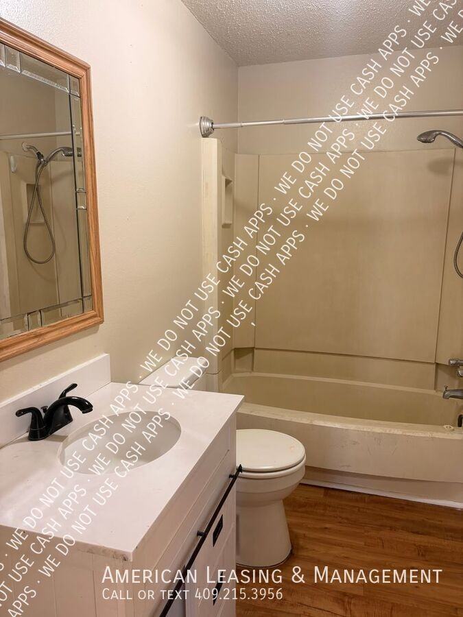 201 S 2nd St #1 - Photo 4 of 6