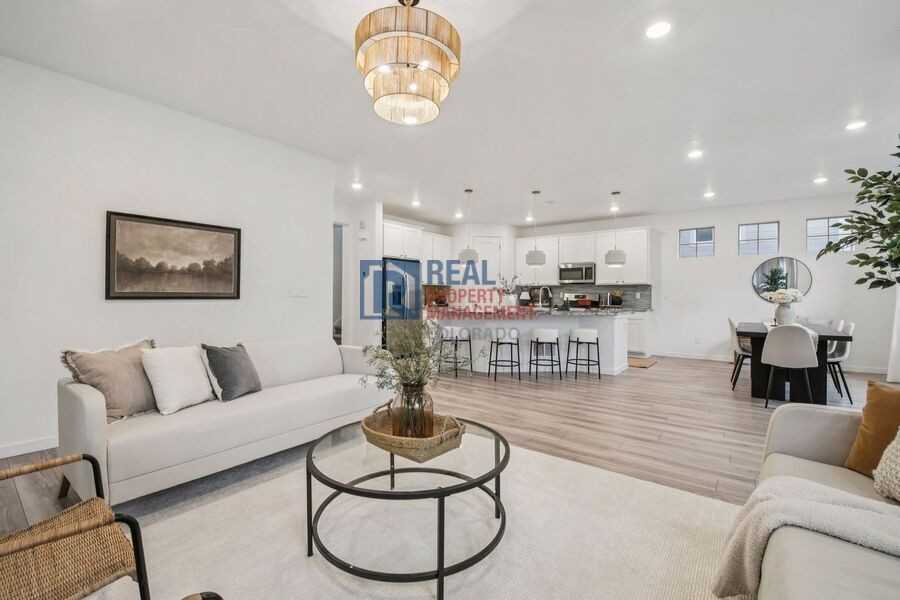 8396 Bijou Creek Ave - Photo 6 of 33