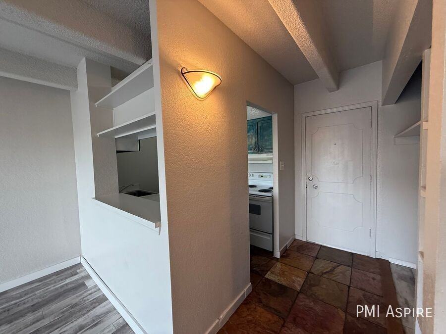 1441 N Humboldt St #402 - Photo 3 of 16