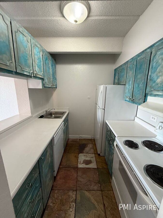 1441 N Humboldt St #402 - Photo 4 of 16