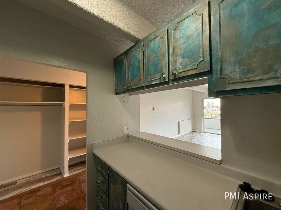 1441 N Humboldt St #402 - Photo 5 of 16