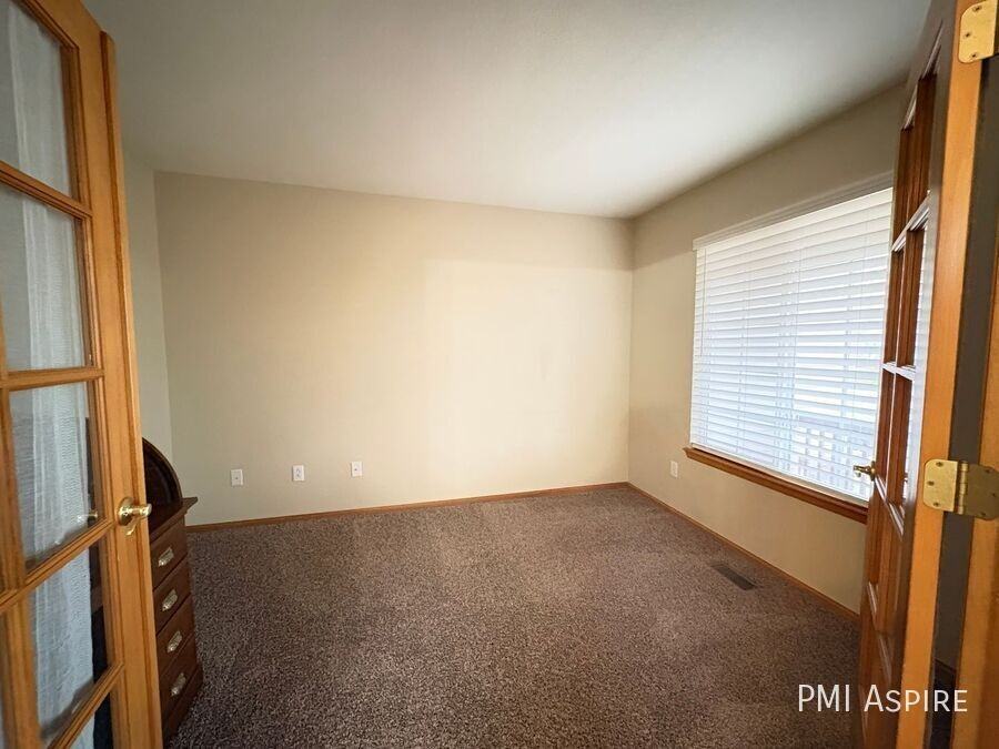 837 Nelson Park Drive - Photo 4 of 21