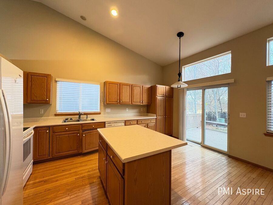 837 Nelson Park Drive - Photo 5 of 21