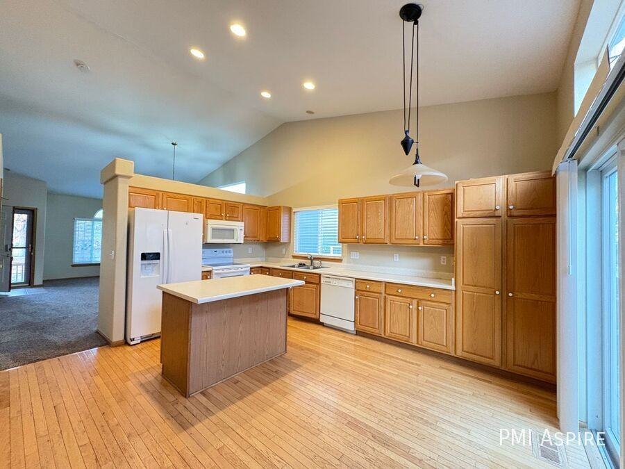 837 Nelson Park Drive - Photo 6 of 21