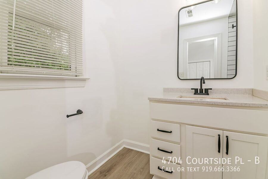 4704 Courtside Pl #B - Photo 4 of 16