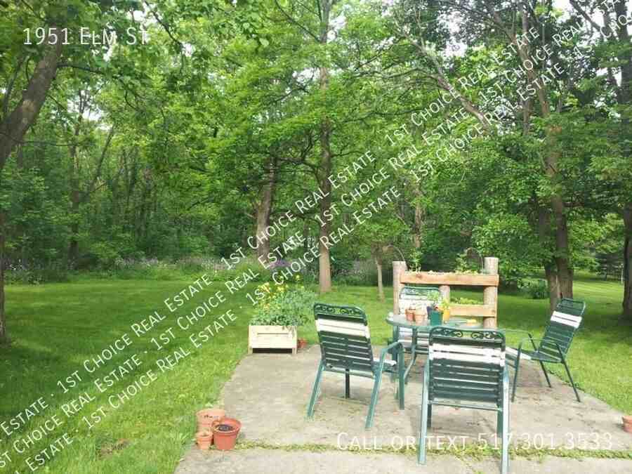 1951 Elm St - Photo 2 of 19