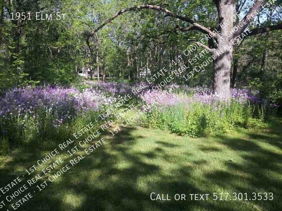 1951 Elm St - Photo 3 of 19