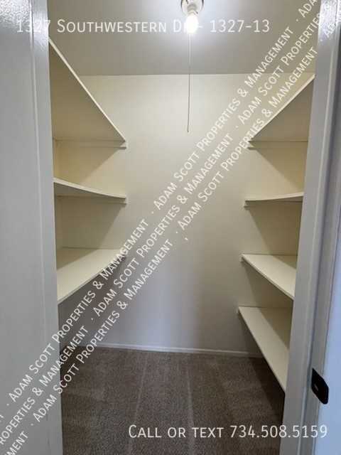 1327 Southwestern Dr #1327-13 - Photo 4 of 10