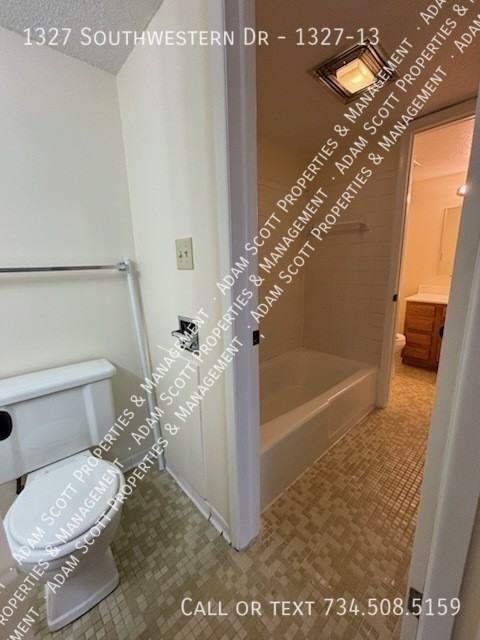 1327 Southwestern Dr #1327-13 - Photo 6 of 10