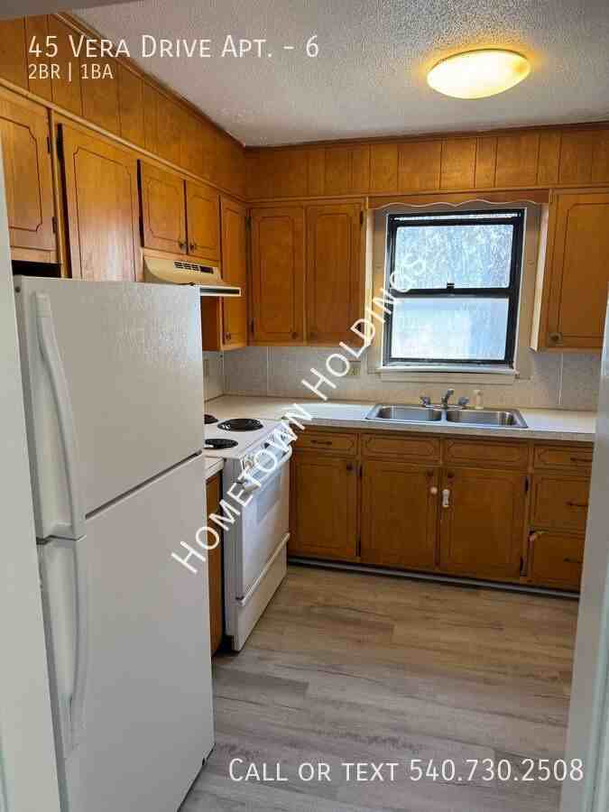 45 Vera Dr #6 - Photo 4 of 8