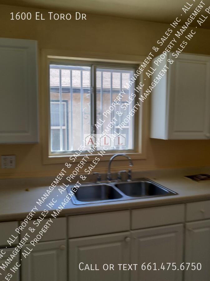 1600 El Toro Dr - Photo 3 of 15