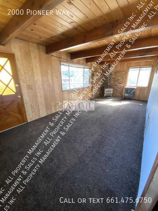 2000 Pioneer Way - Photo 4 of 26