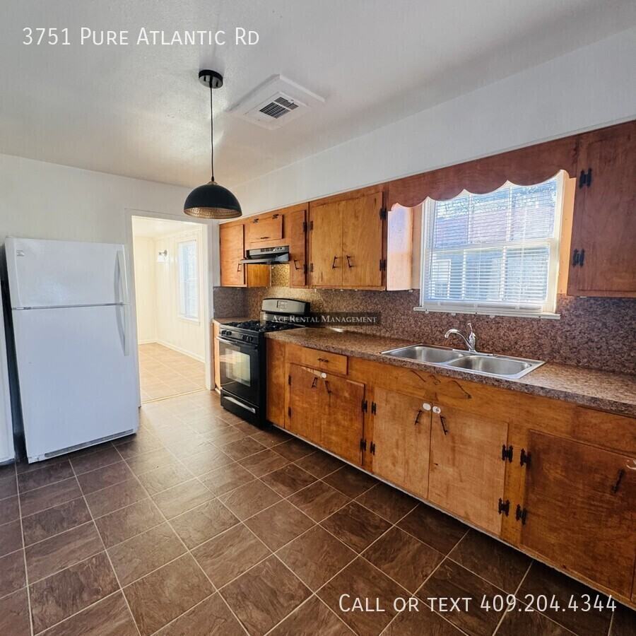 3751 Pure Atlantic Road - Photo 5 of 14