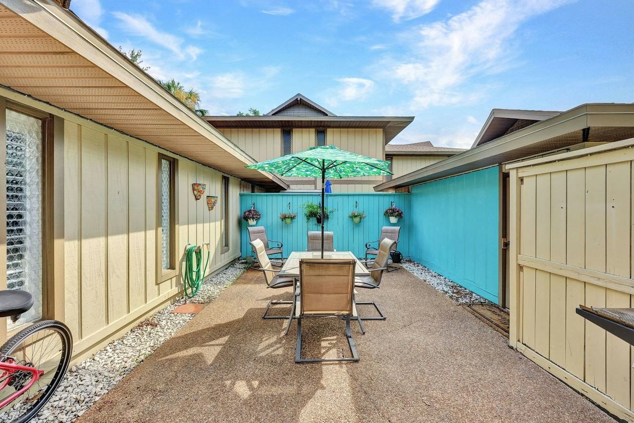 4280 Island Cir unit A, Unit A - Photo 4 of 8