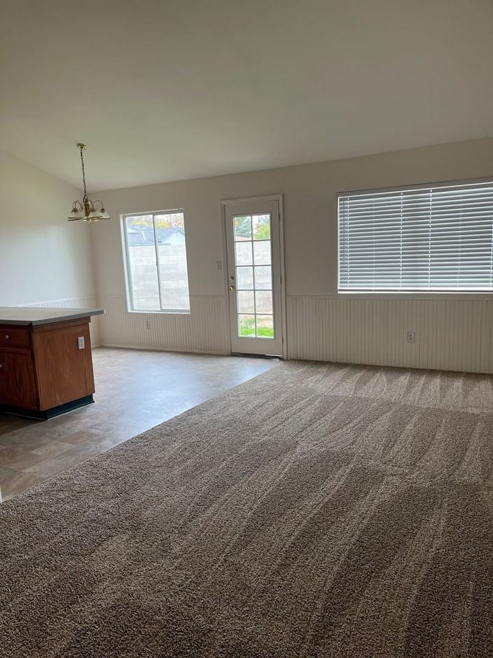 5002 Canyon Peak Drive - Photo 3 of 13