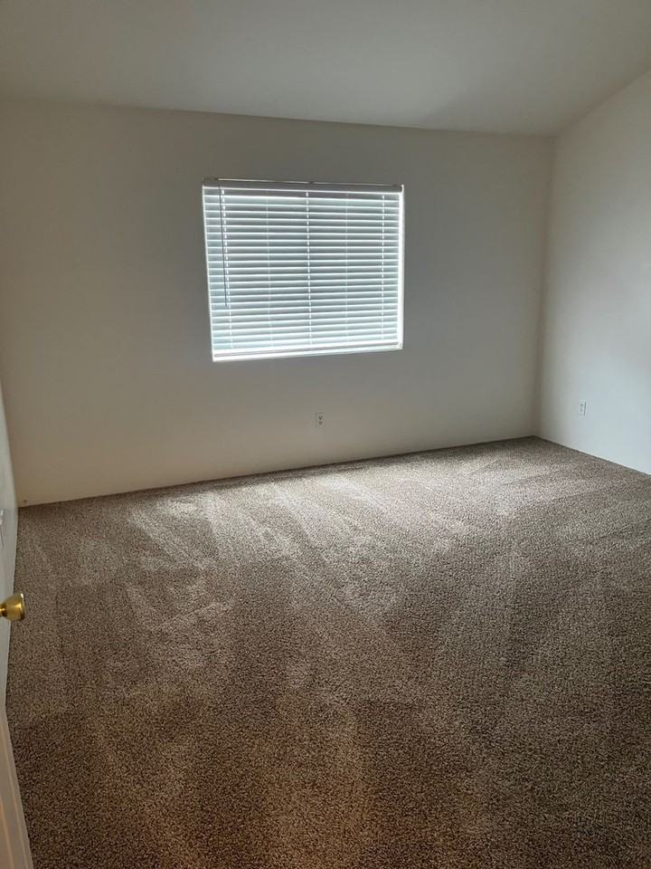 5002 Canyon Peak Drive - Photo 6 of 13