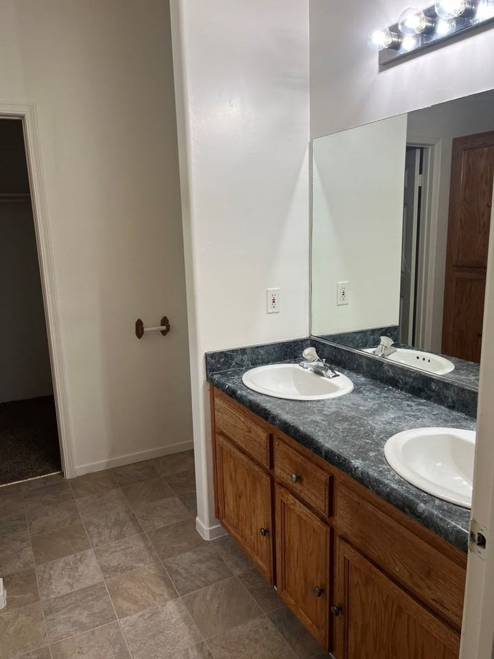 5002 Canyon Peak Drive - Photo 7 of 13