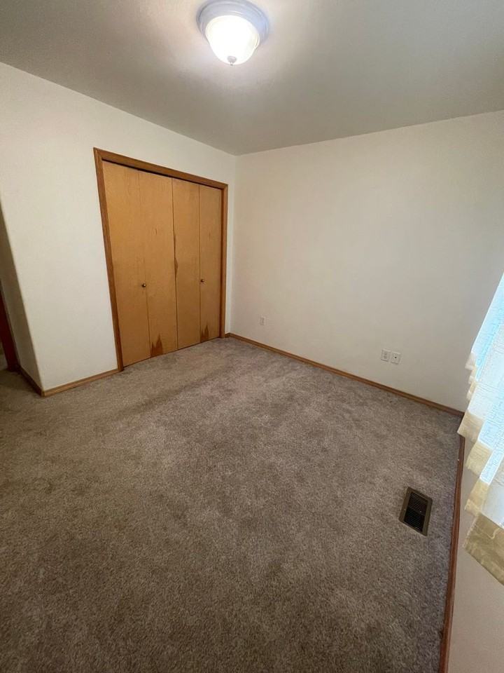 9318 North Oak Street - Photo 6 of 14