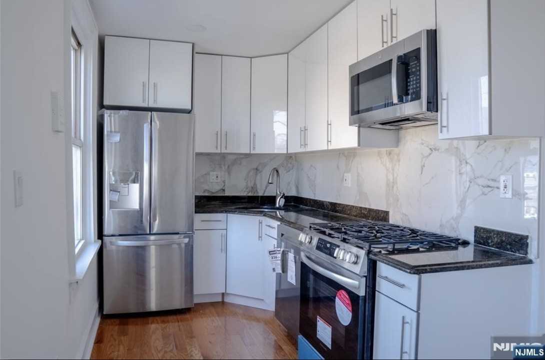 9066 Palisade Plz #2 - Photo 2 of 6