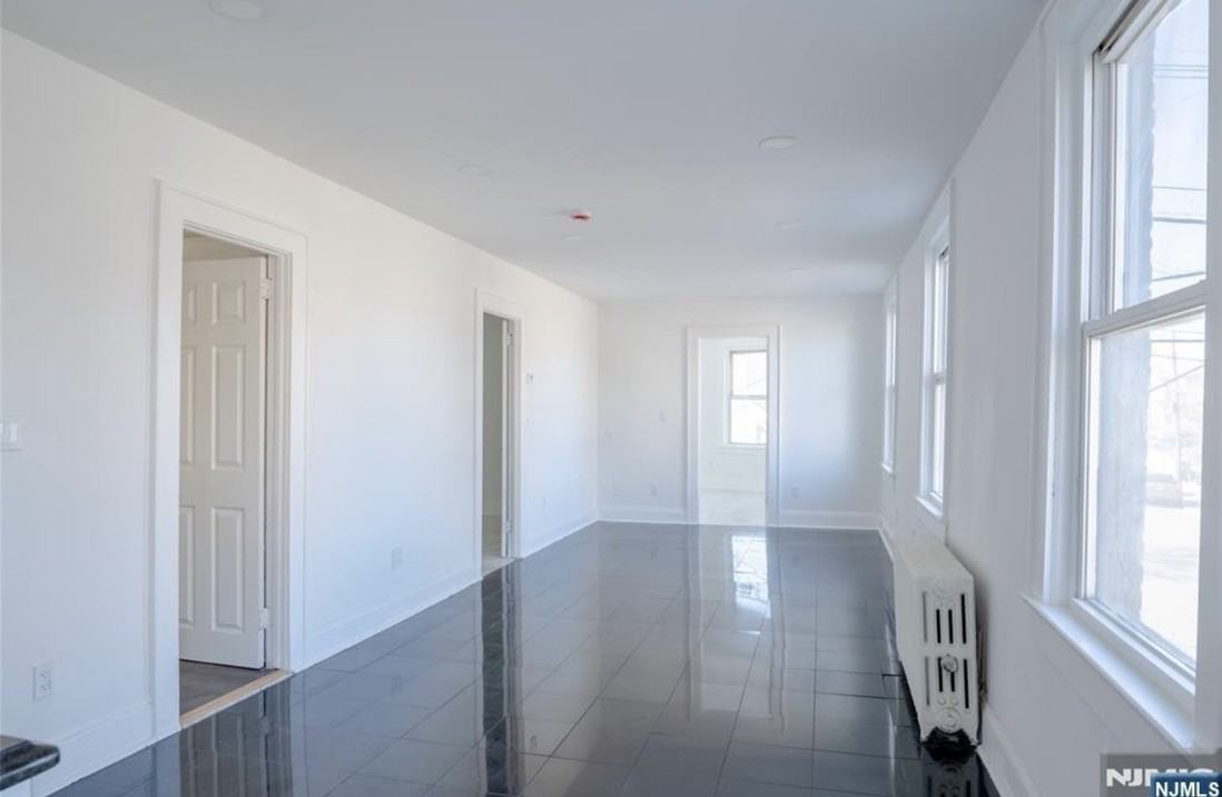 9066 Palisade Plz #2 - Photo 4 of 6