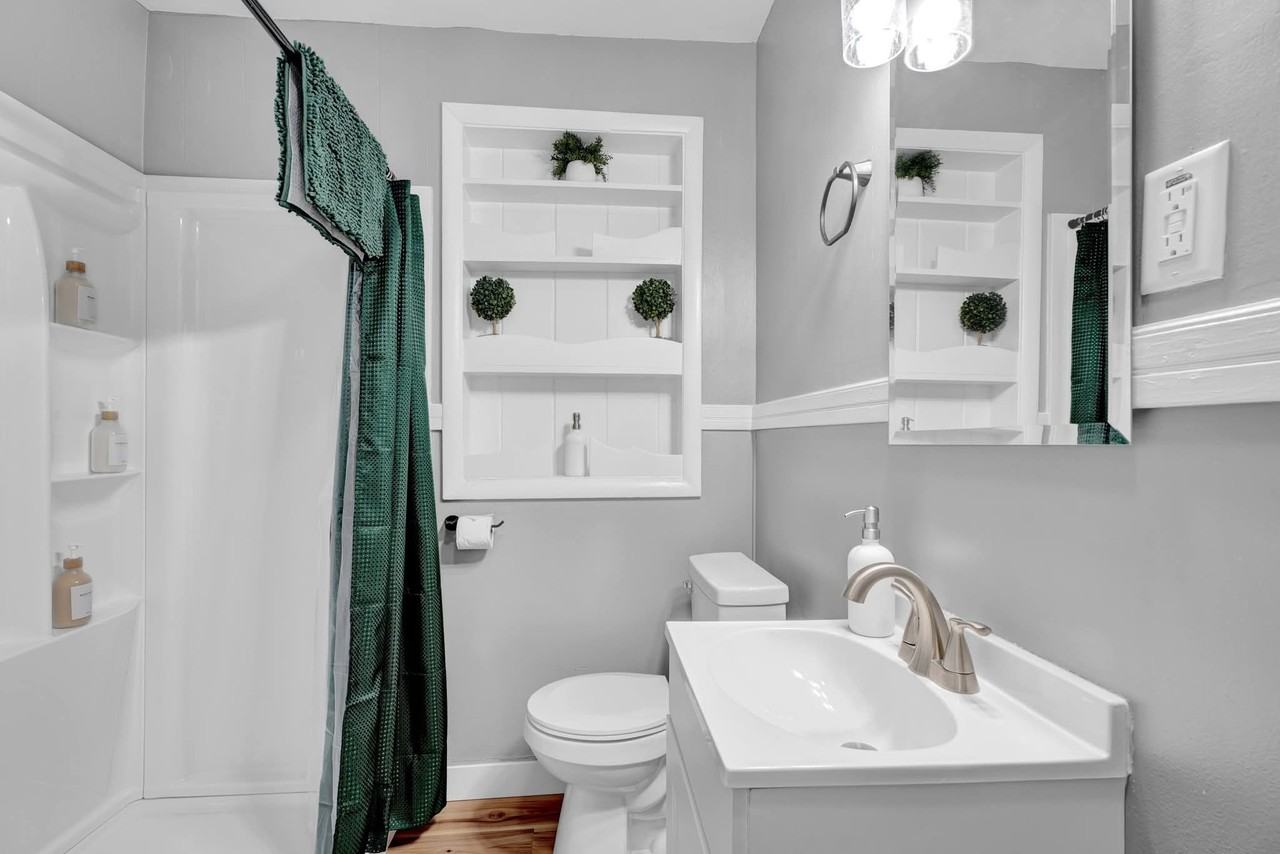 1709 Clay St #NA - Photo 3 of 11