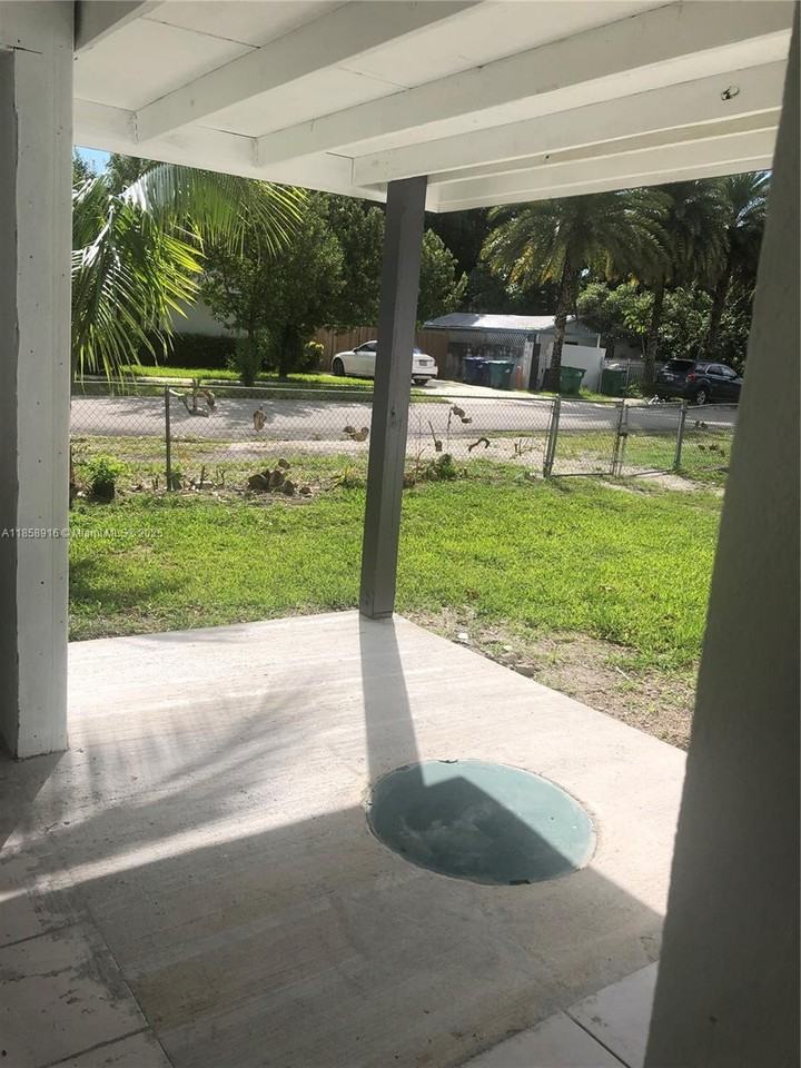 300 Nw 97th St #NA - Photo 6 of 16