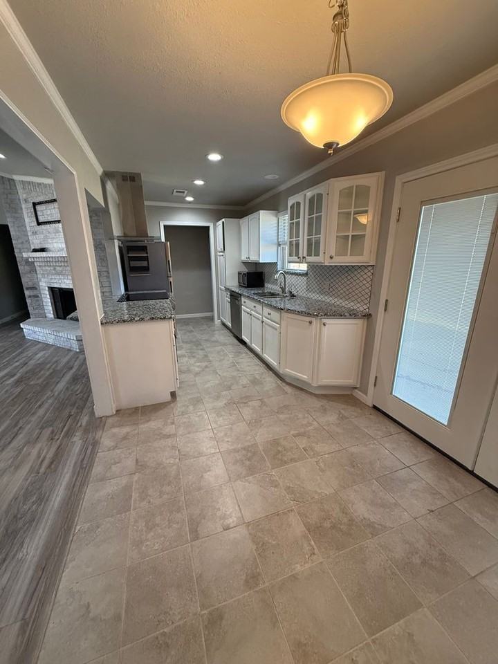 100 Bugle Ct - Photo 4 of 12