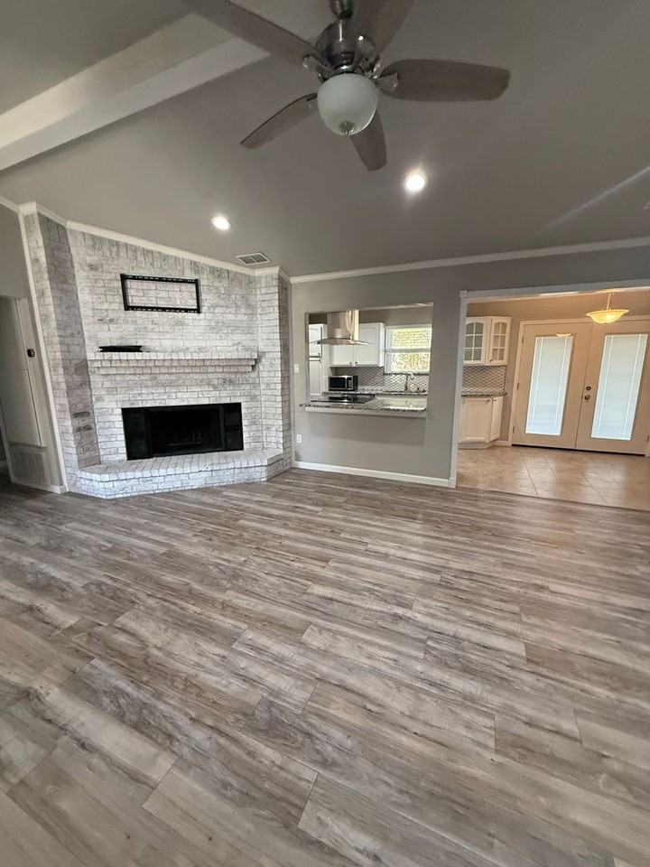 100 Bugle Ct - Photo 5 of 12