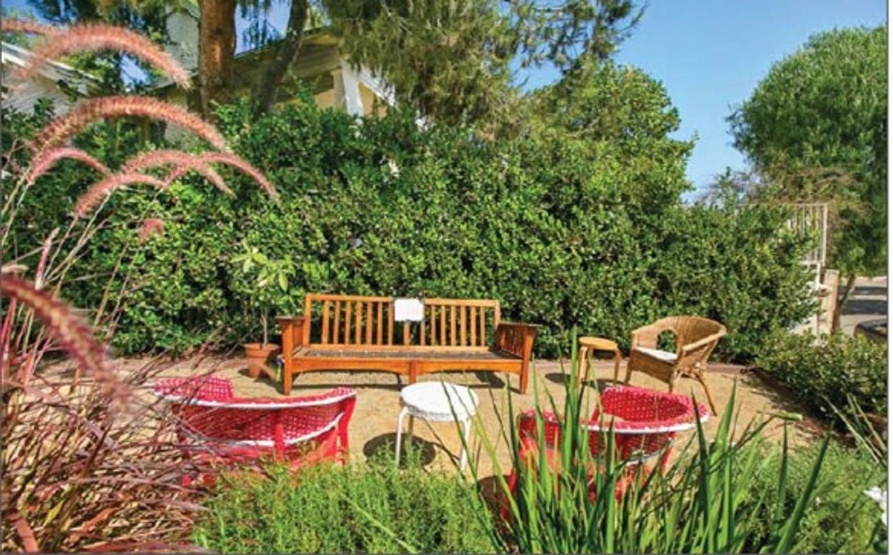 Small Community, Big Opportunity – Won’t Last! Your Highland Park Home Awaits! - Photo 4 of 7