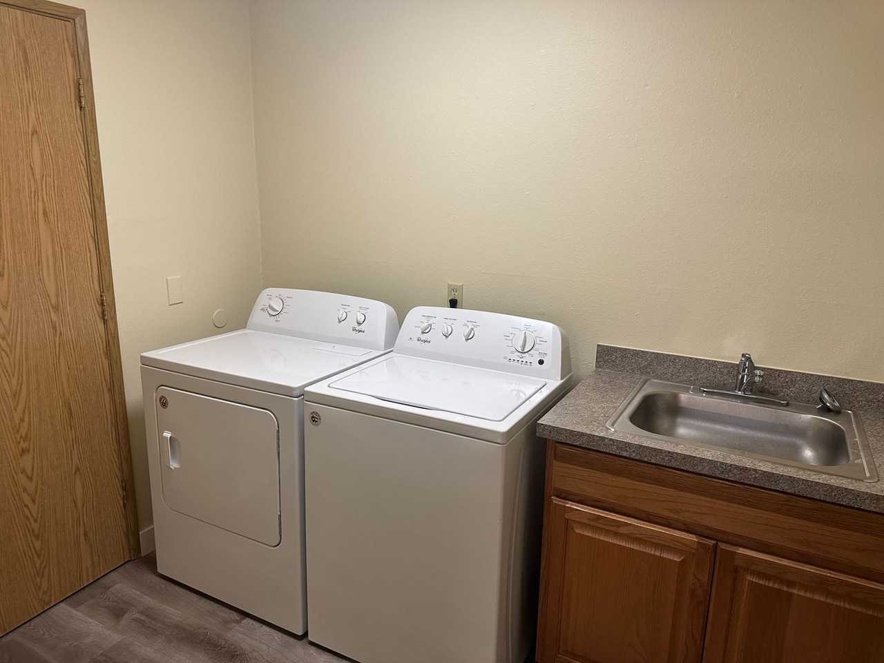 Meldrum Place Apartments - Photo 5 of 16