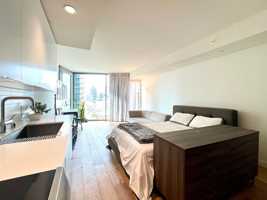 featured image of 1001 Queen St #1011