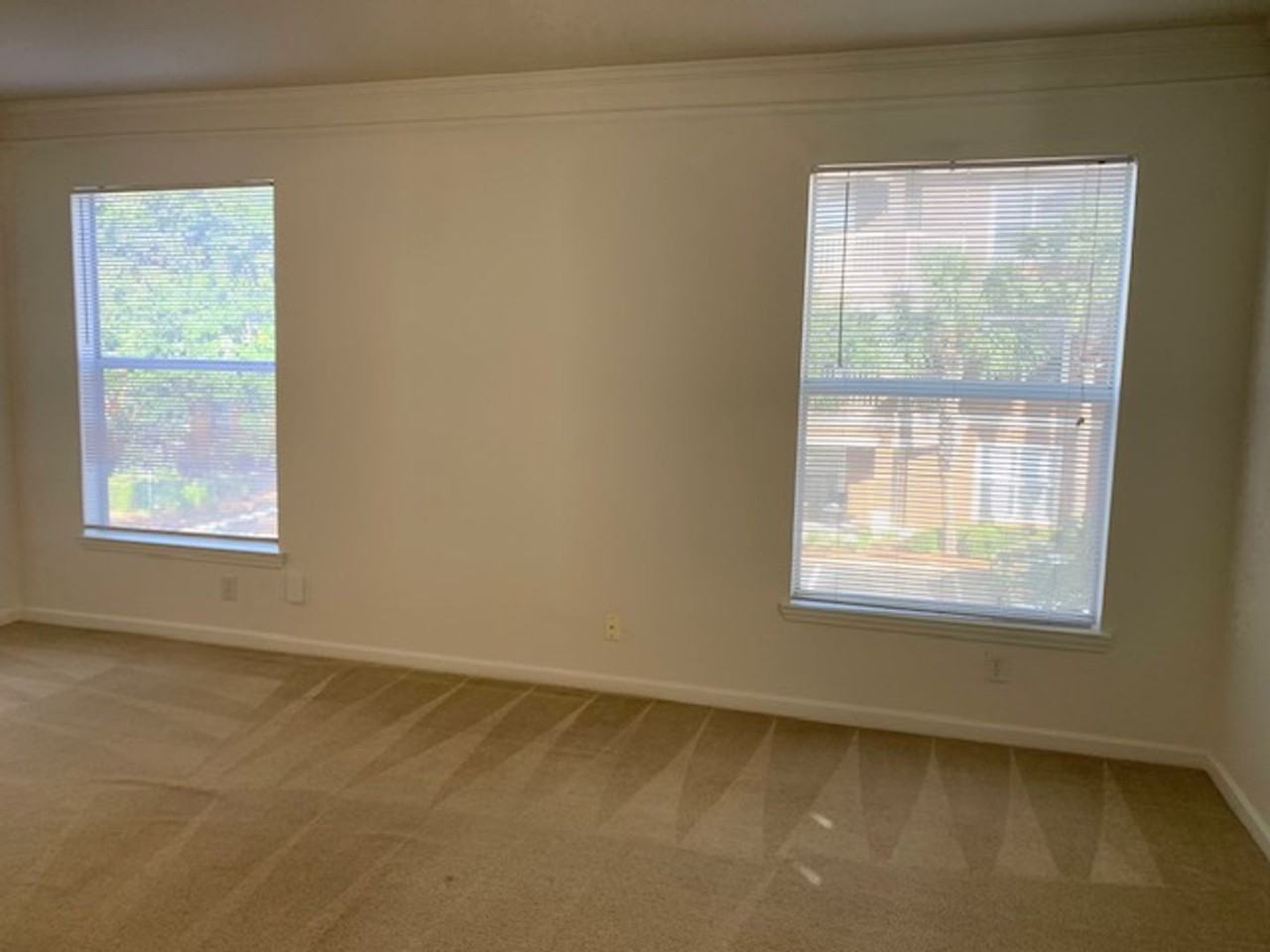 8855 Villa View Cir - Photo 5 of 23