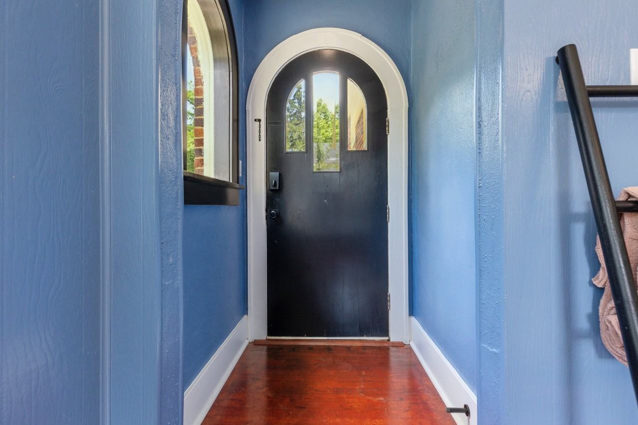 217 North Cedar Street - Photo 3 of 20