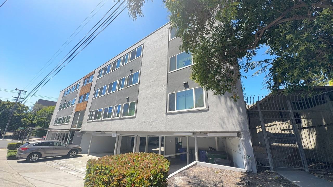 406 Van Buren Ave - Photo 2 of 50