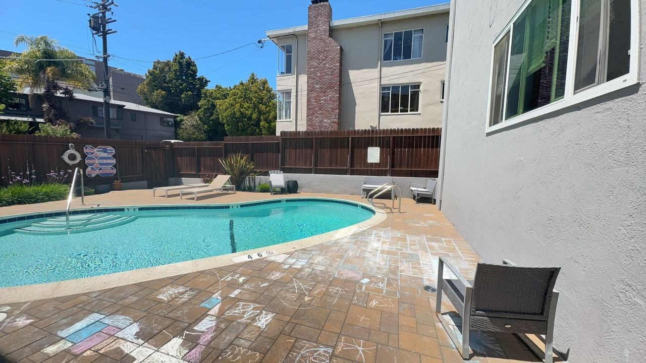 406 Van Buren Ave - Photo 7 of 50