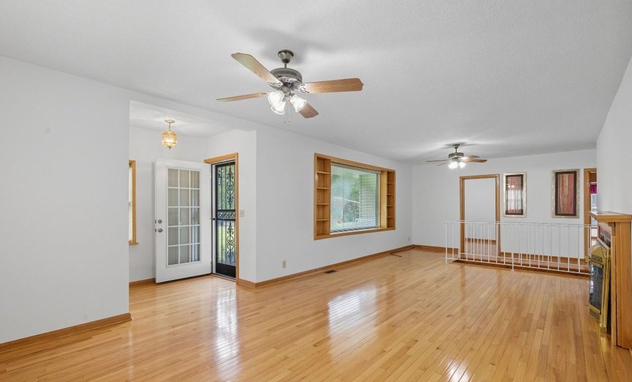 1210 Adair Dr - Photo 3 of 10