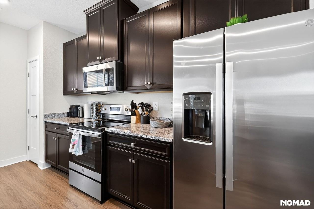 103 Sandra Rd - Photo 4 of 24