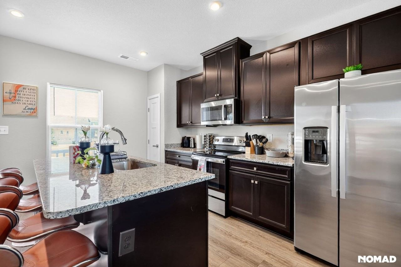 103 Sandra Rd - Photo 5 of 24