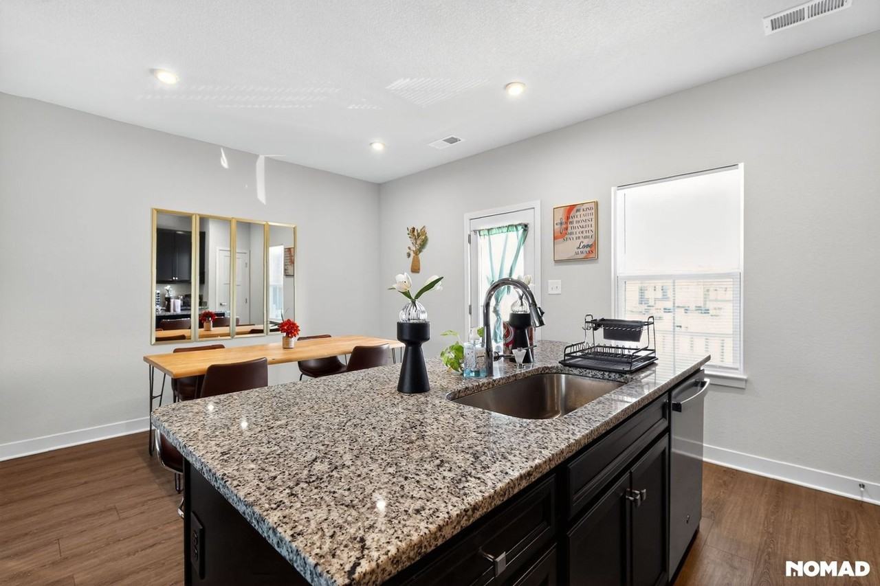 103 Sandra Rd - Photo 6 of 24