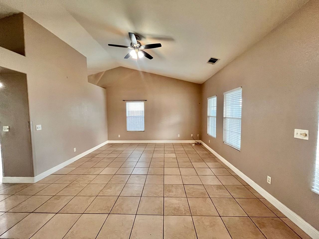 1498 Quail St - Photo 2 of 24