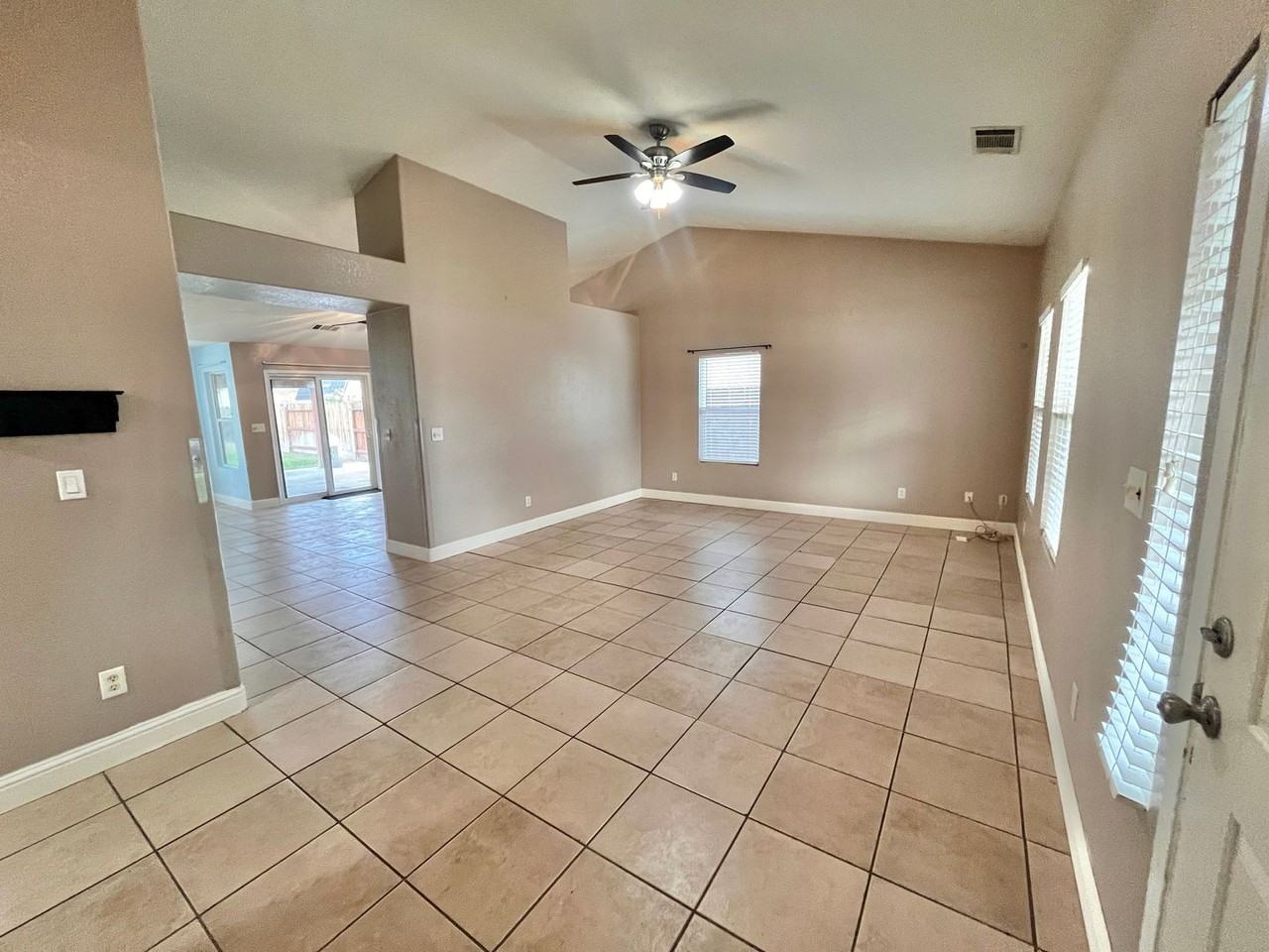 1498 Quail St - Photo 3 of 24