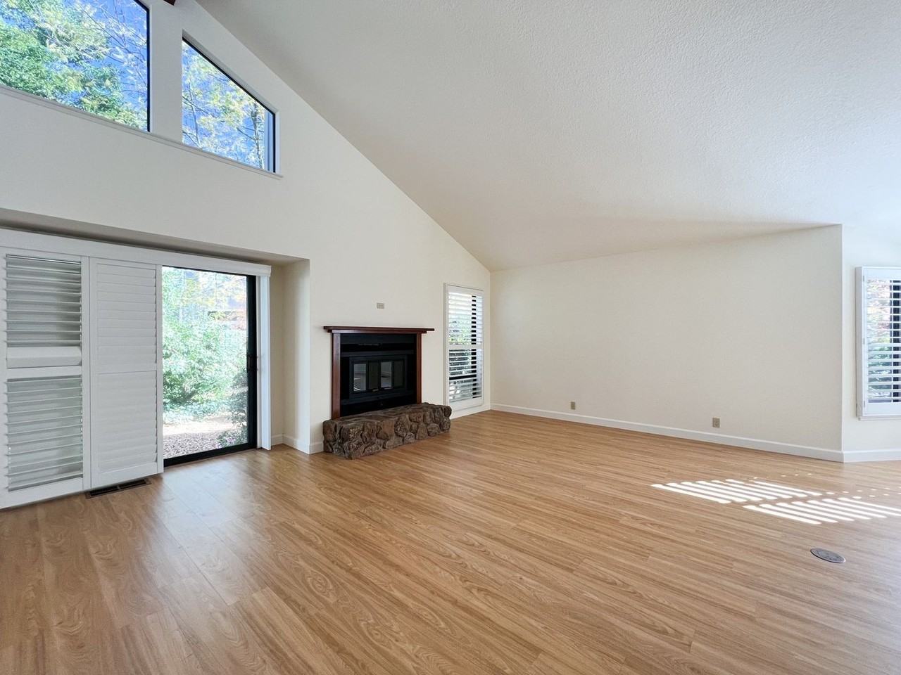 1820 Granger Way - Photo 6 of 27